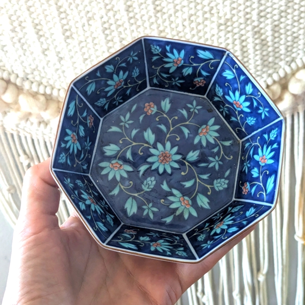 Octagonal Imari Style Blue Floral Hand Painted Sauce Decorative Bowl